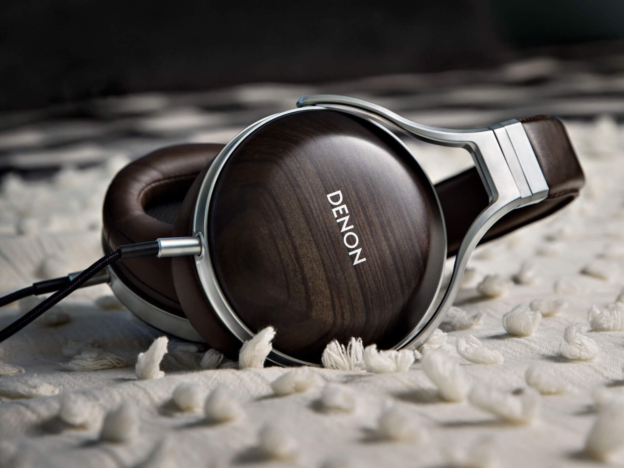 デノン AH-D5200 BROWN AH-D5200 - Ultra-premium Hi-Fi Headphones with drivers made in