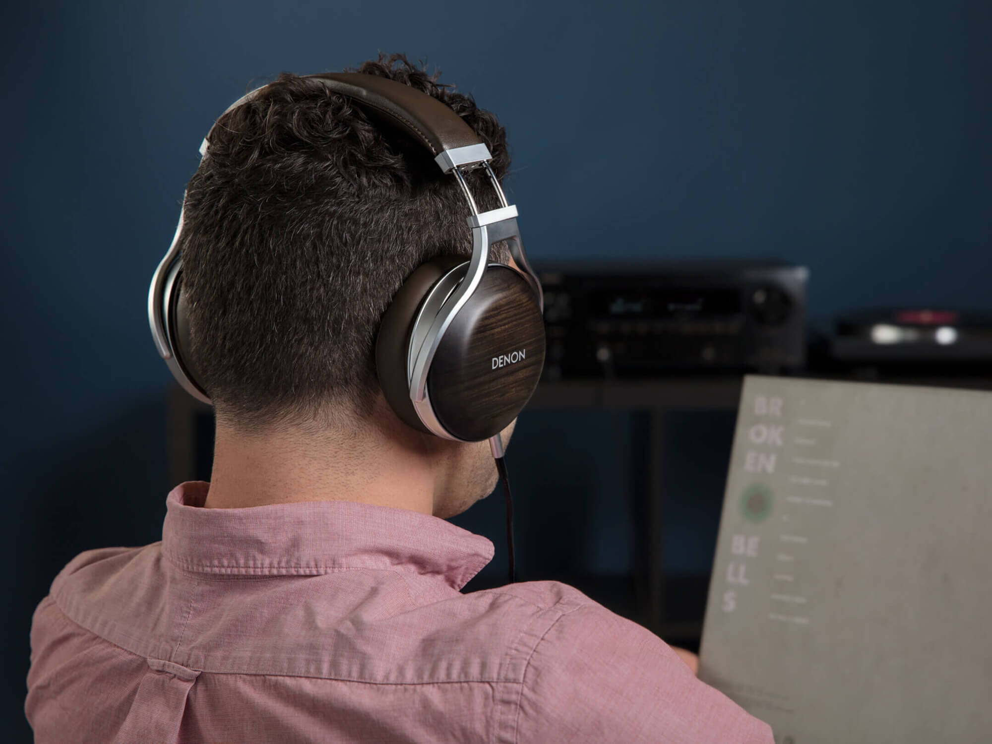 デノン AH-D5200 BROWN Denon AH-D5200 Ultra Premium HiFi Over Ear Headphones (Brown