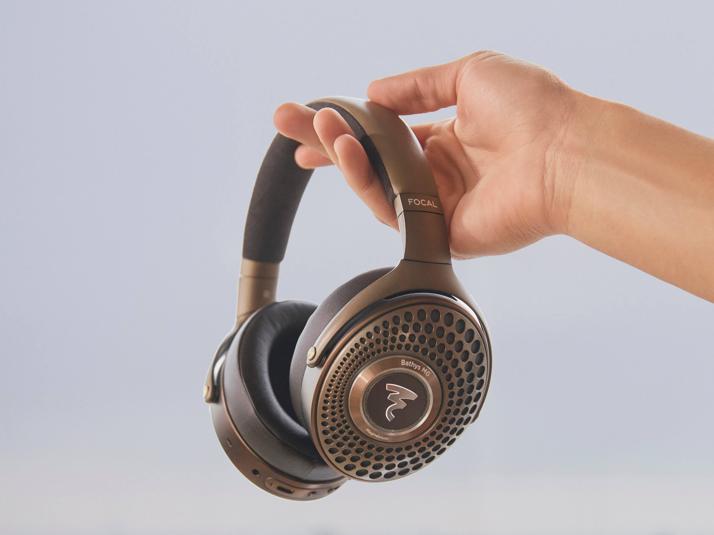 ヘッドホン FOCAL Bathys MG Focal Bathys MG - OVER-EAR HEADPHONES – Fillion Électronique
