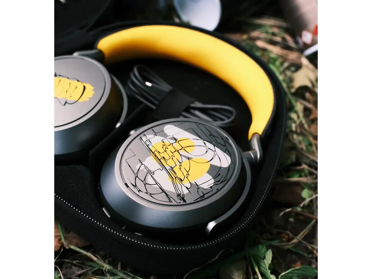 Sennheiser MOMENTUM 4 Wireless 80th Anniversary Edition - Over-Ear